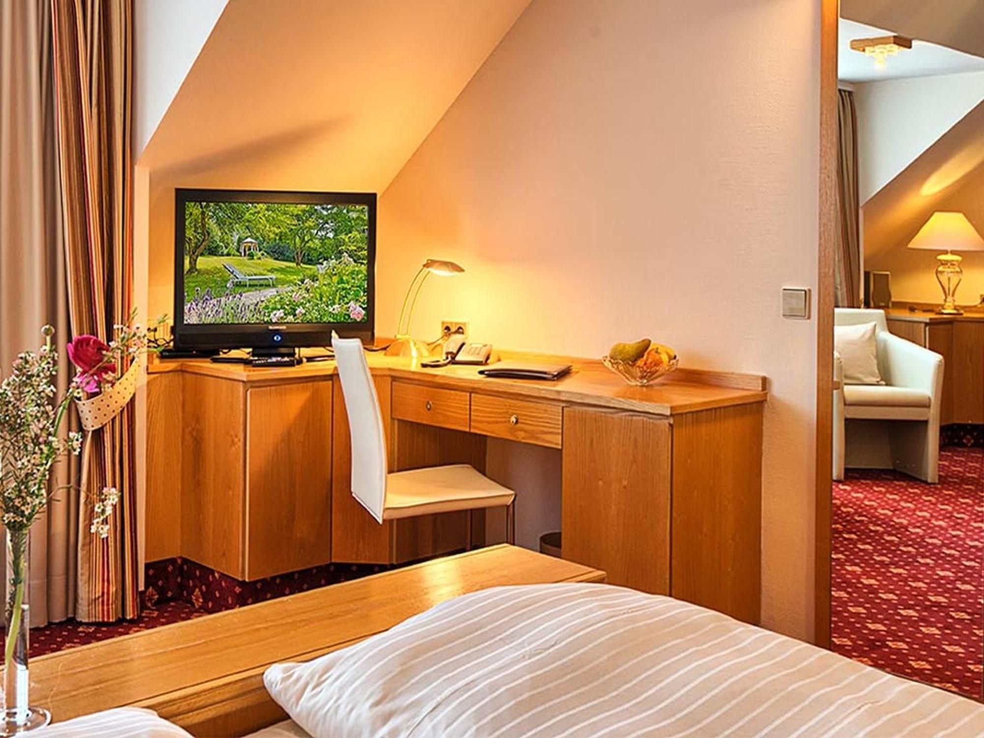 Hotel Burgblick Баденвайлер Экстерьер фото